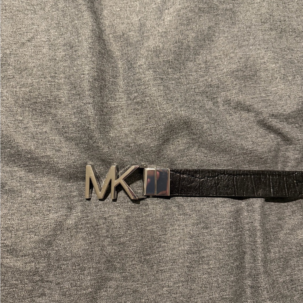 Michael Kors black alligator print belt - Picture 2 of 4